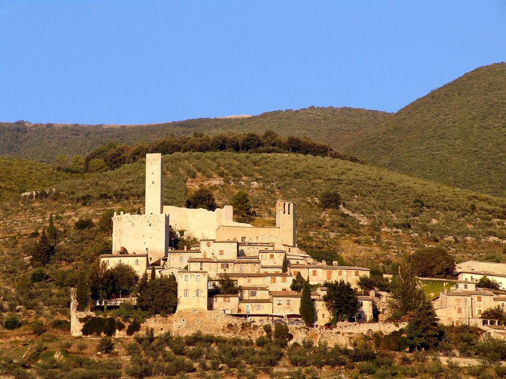 Relais Borgo Lizori Country House Campello sul Clitunno Exterior photo