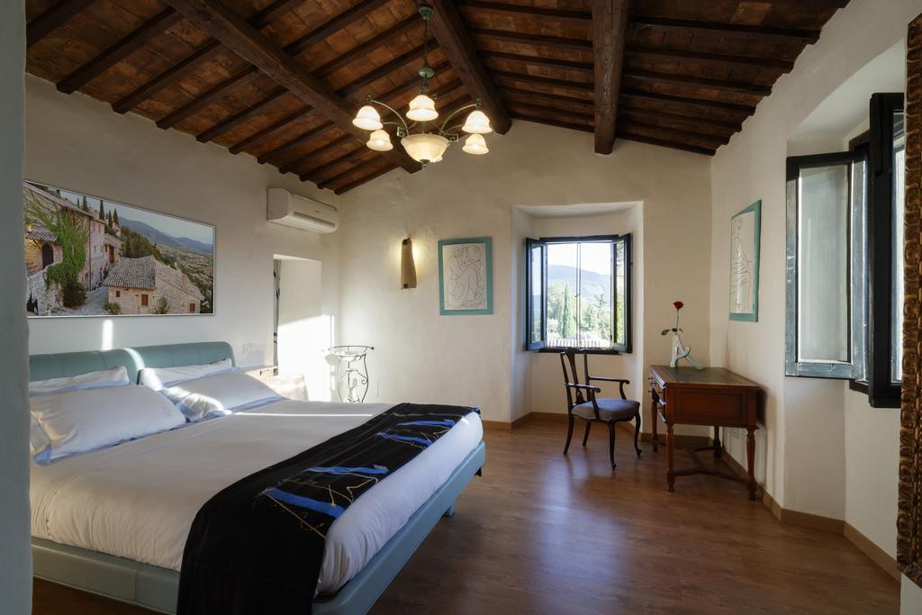Relais Borgo Lizori Country House Campello sul Clitunno Exterior photo