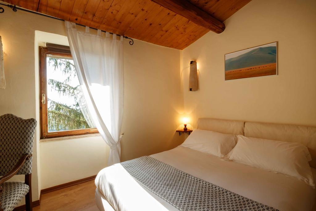 Relais Borgo Lizori Country House Campello sul Clitunno Exterior photo